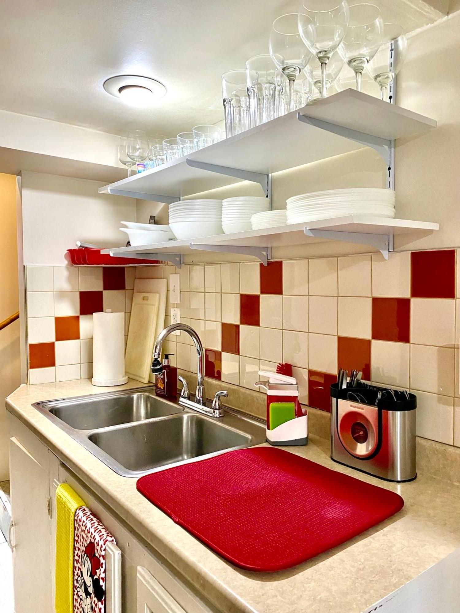 Tiny Private Room On The 1St Floor With Shared Bathroom Near Seatac Airport And Downtown Seattle Exteriör bild
