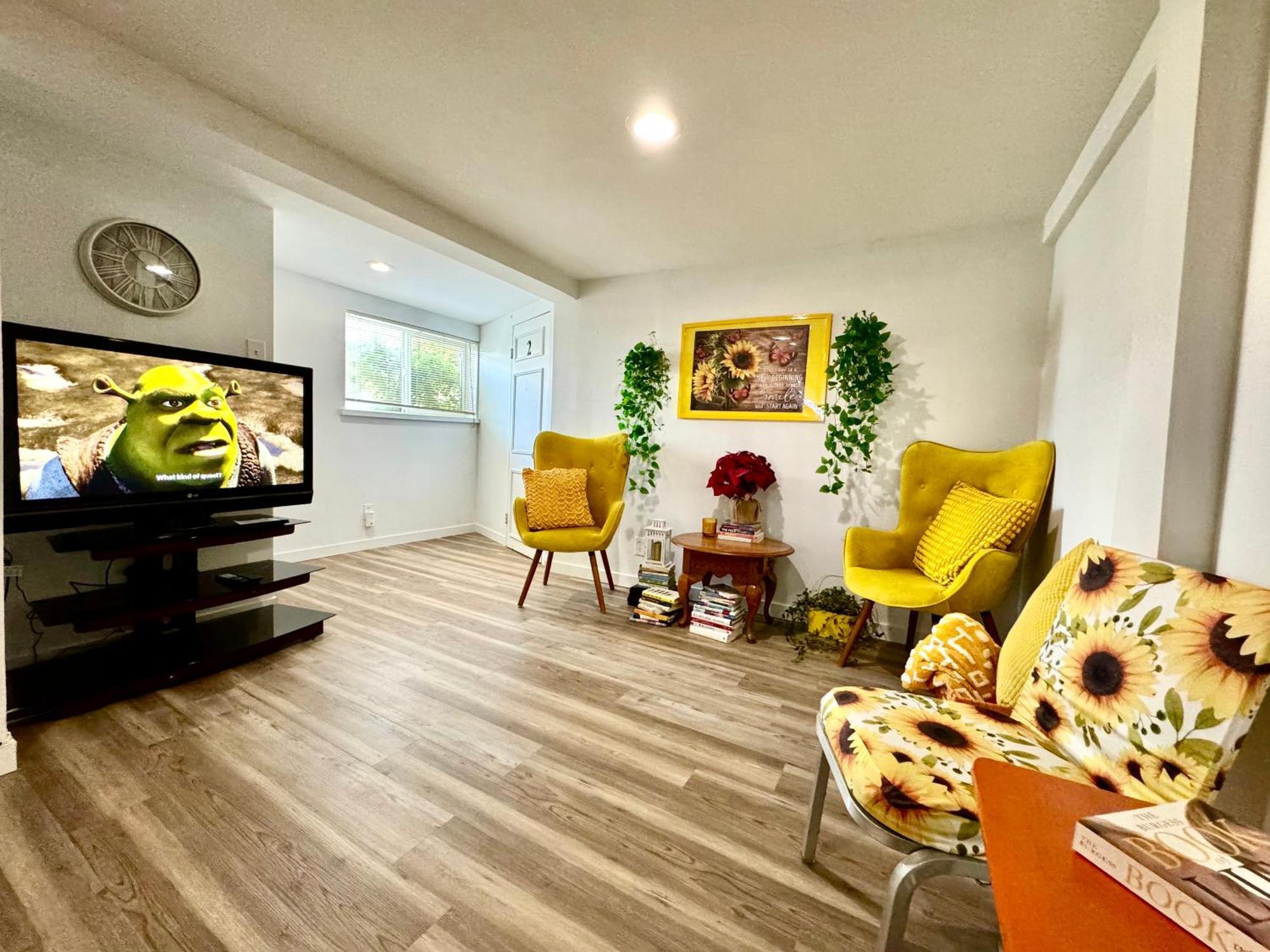 Tiny Private Room On The 1St Floor With Shared Bathroom Near Seatac Airport And Downtown Seattle Exteriör bild
