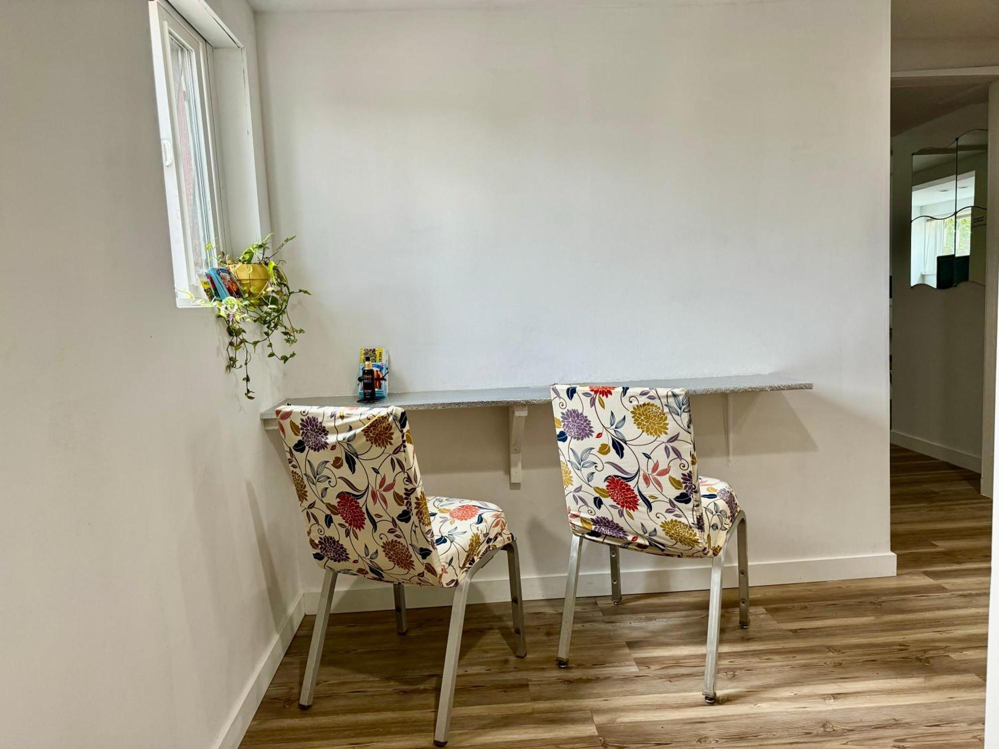 Tiny Private Room On The 1St Floor With Shared Bathroom Near Seatac Airport And Downtown Seattle Exteriör bild