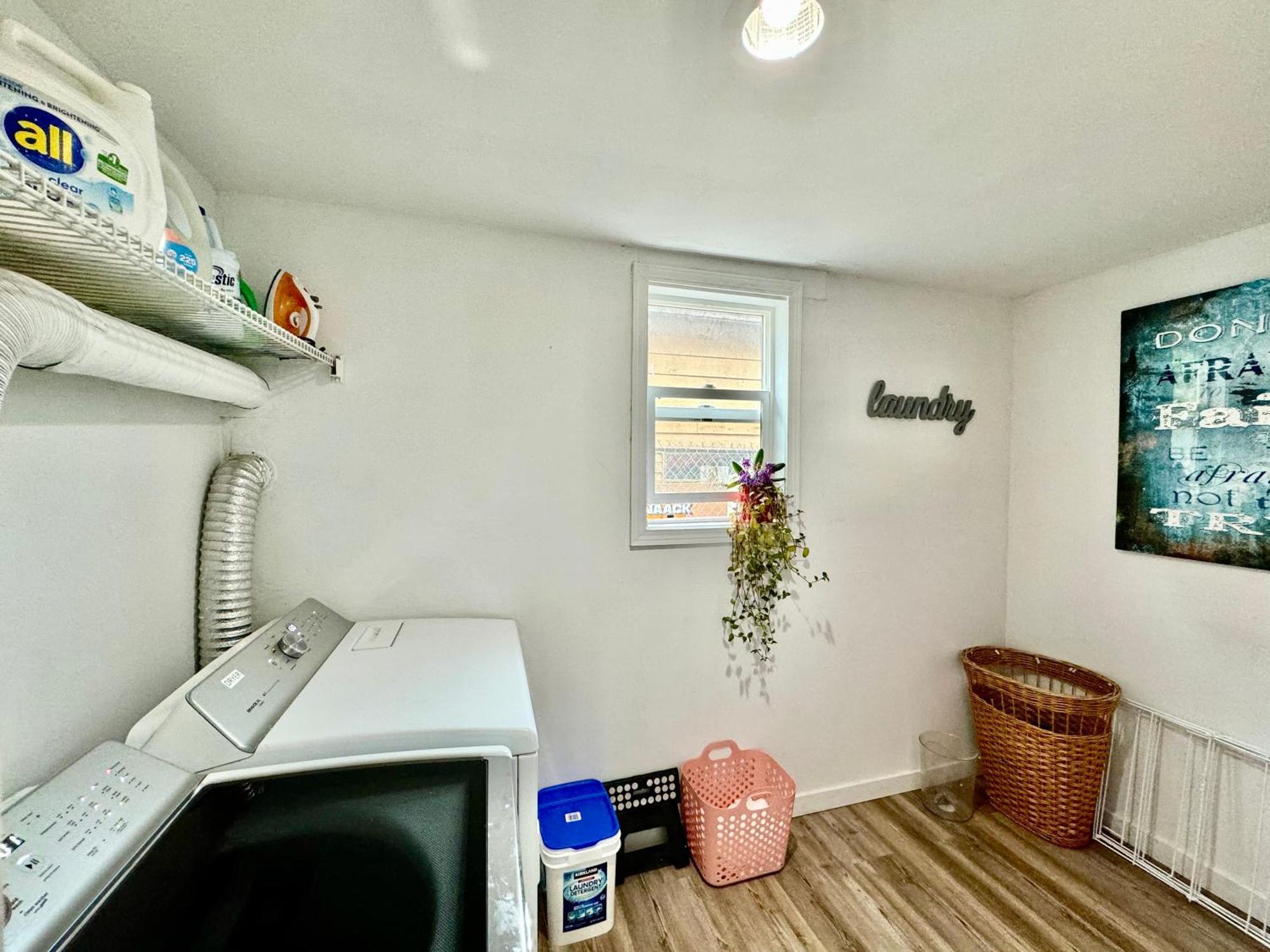 Tiny Private Room On The 1St Floor With Shared Bathroom Near Seatac Airport And Downtown Seattle Exteriör bild