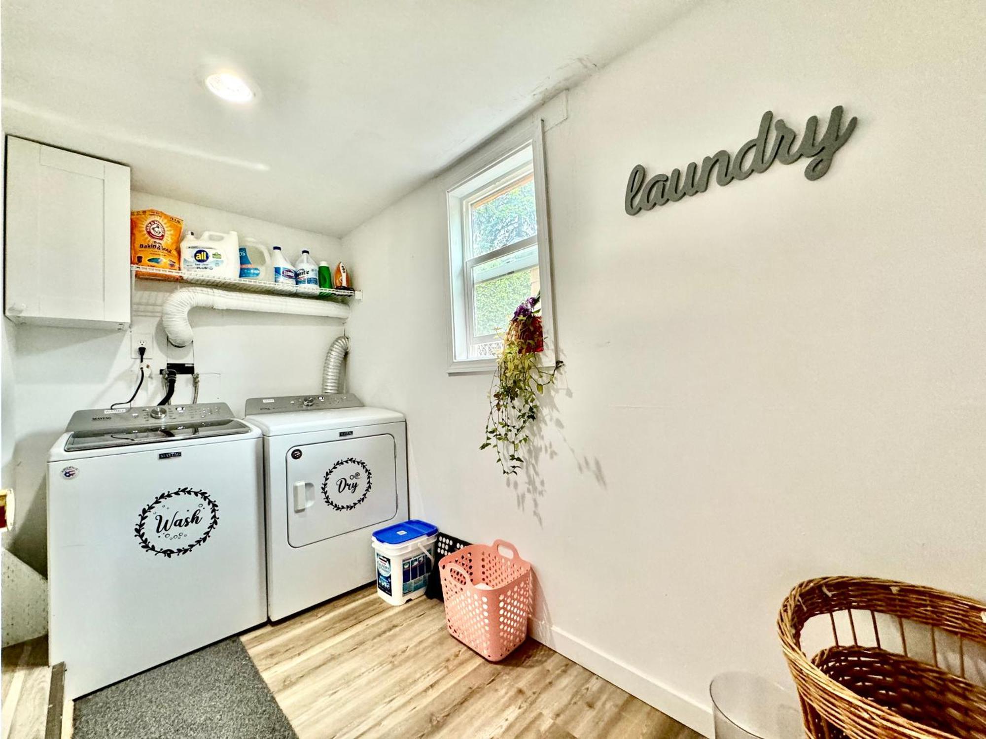 Tiny Private Room On The 1St Floor With Shared Bathroom Near Seatac Airport And Downtown Seattle Exteriör bild