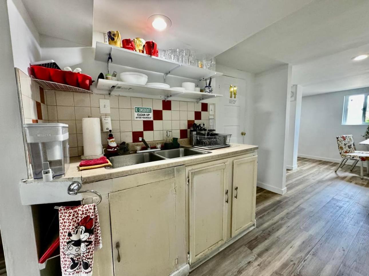 Tiny Private Room On The 1St Floor With Shared Bathroom Near Seatac Airport And Downtown Seattle Exteriör bild