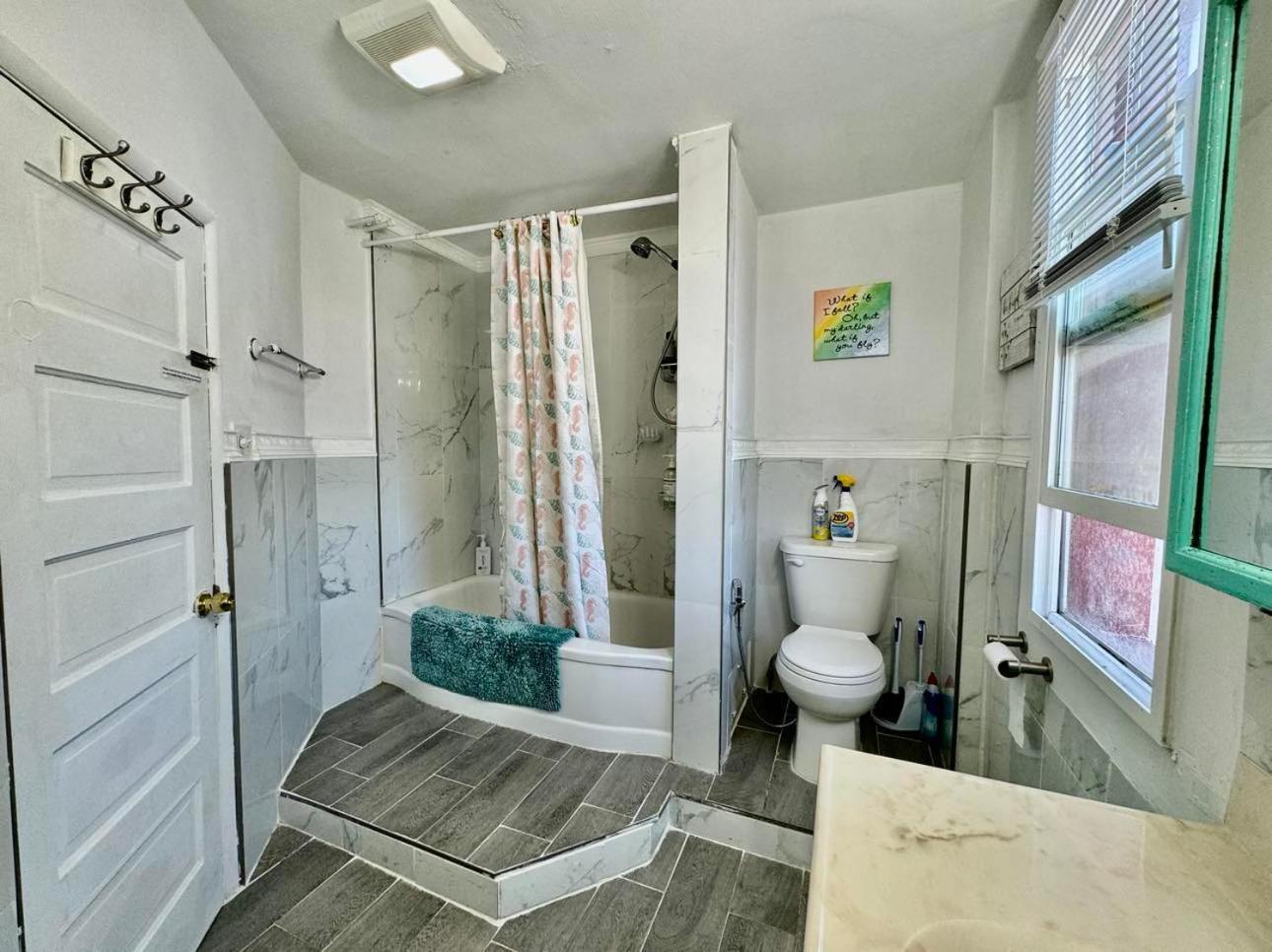Tiny Private Room On The 1St Floor With Shared Bathroom Near Seatac Airport And Downtown Seattle Exteriör bild
