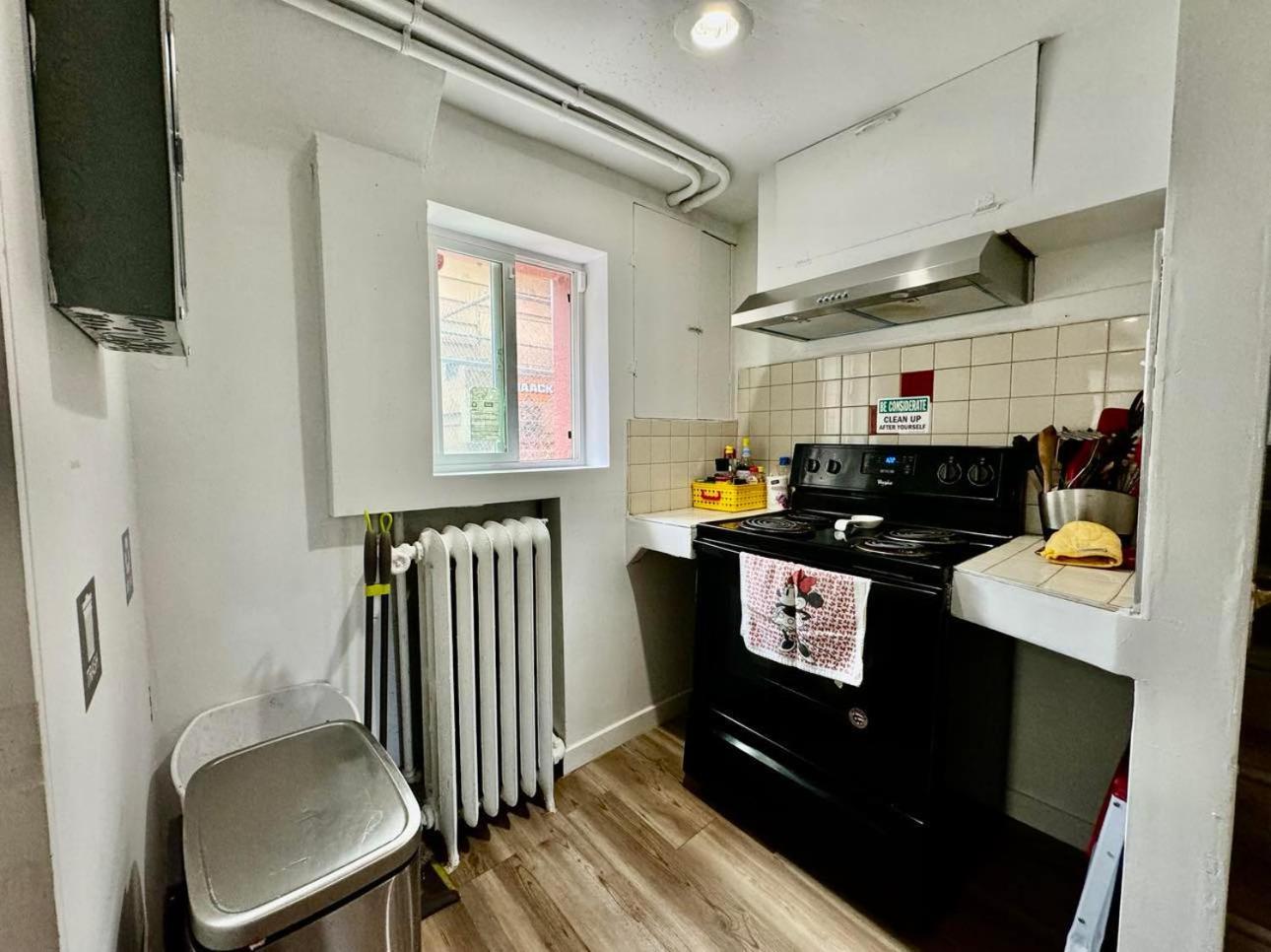 Tiny Private Room On The 1St Floor With Shared Bathroom Near Seatac Airport And Downtown Seattle Exteriör bild