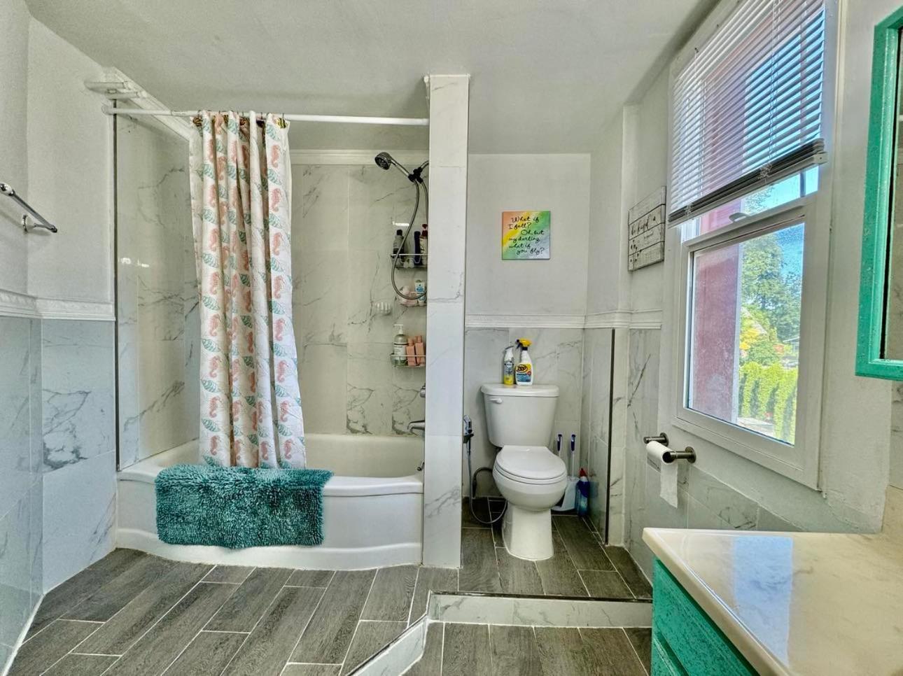 Tiny Private Room On The 1St Floor With Shared Bathroom Near Seatac Airport And Downtown Seattle Exteriör bild