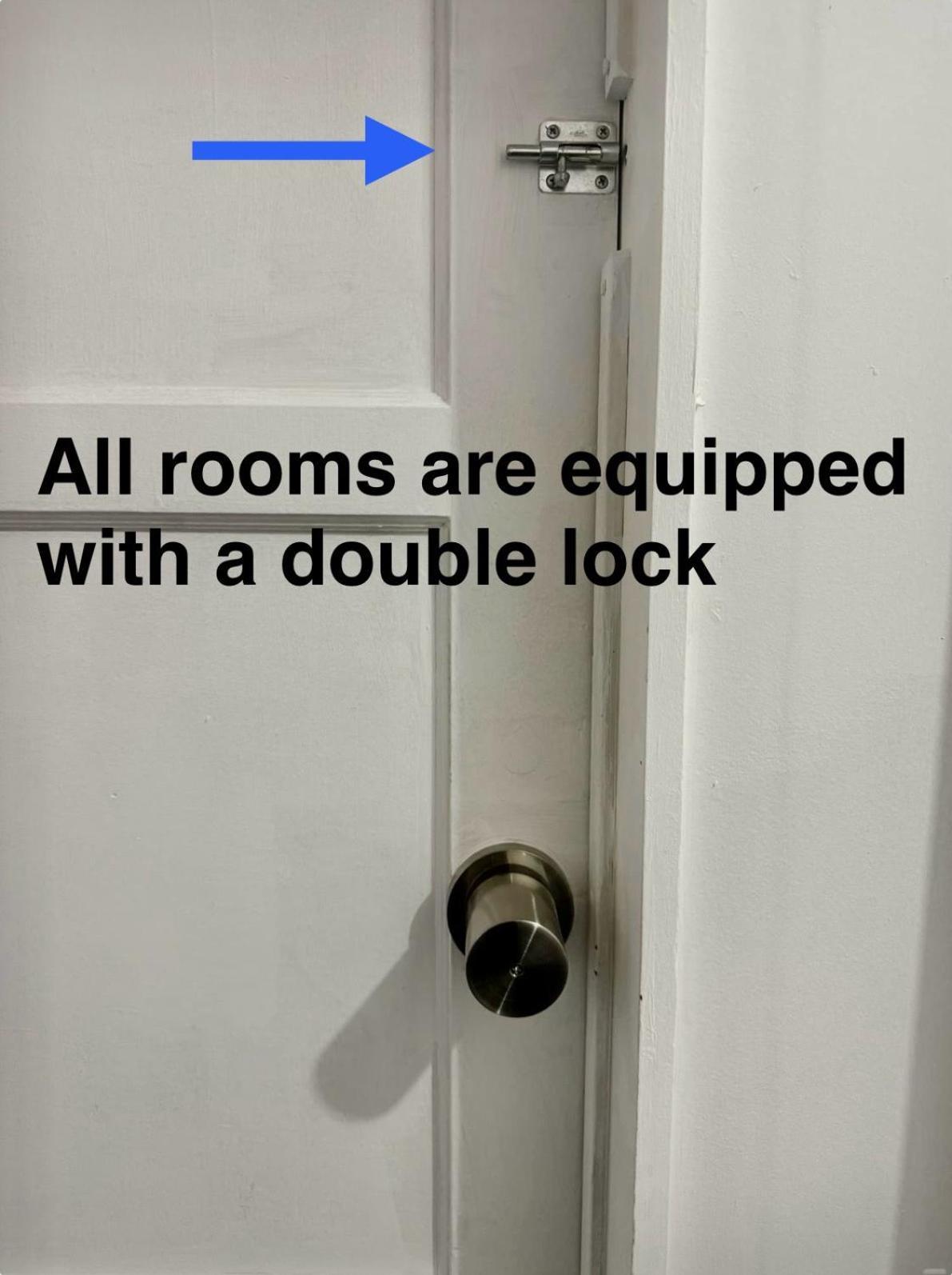 Tiny Private Room On The 1St Floor With Shared Bathroom Near Seatac Airport And Downtown Seattle Exteriör bild